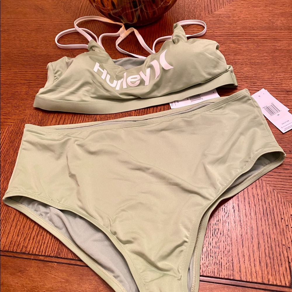 Hurley Women Green Logo Bikini Swimsuit. NWT Fits more like a 2X…